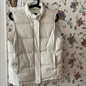 Gap puffer vest